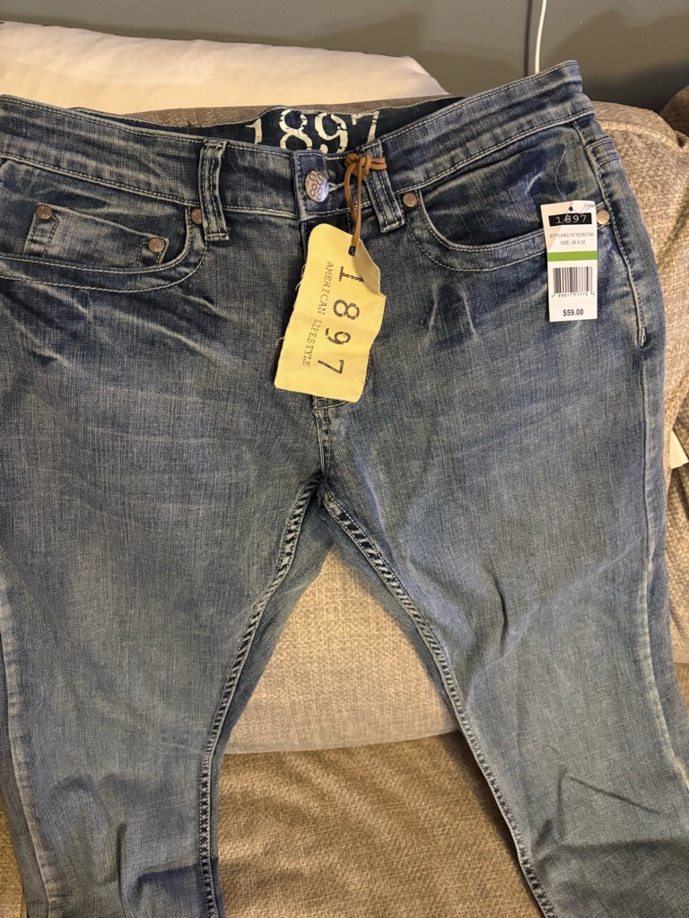 Men’s Straight Jeans in Faded Blue Denim